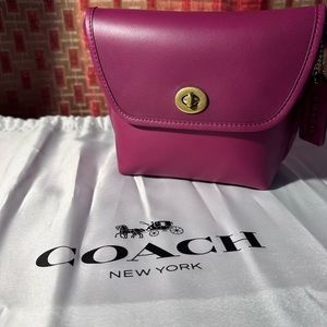 Authentic Coach Turnlock Pouch, Gorgeous hot pink!